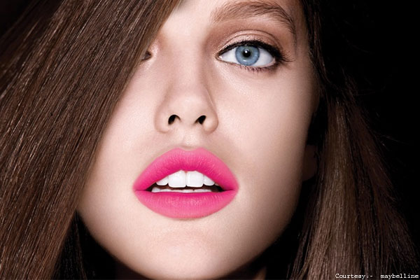 Beauty Alert: Latest Smudged Lipstick Trend For 2024